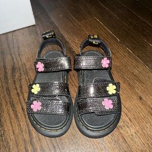 Brand new toddler doc martens